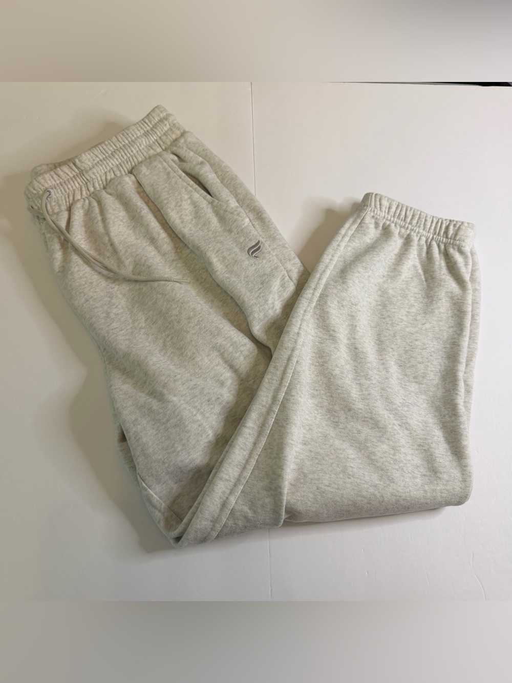 Fabletics Women’s XL Heather Gray Fleece Sweatpants Joggers 25.5” Inseam